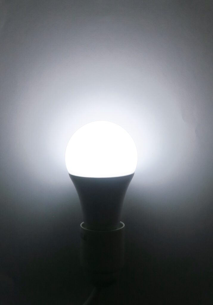 WiFi intelligente lampadina LED dimmerabile & multicolore Luce, funziona con ALEXA, Echo, Google Home e Ifttt (no Hub required), A19 60 W equivalente lampadina RGB (7.5 W), 2 confezione