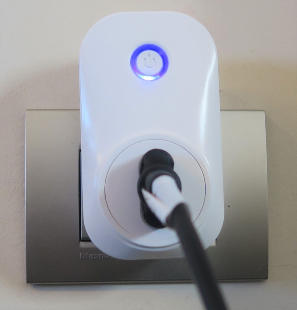 Presa intelligente WiFi Smart Plug Sonoff S26 vs Meross MSS310 vs Sonoff S20