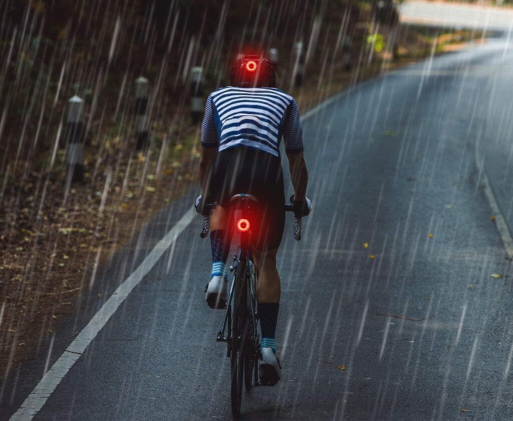 Migliori luci per bici da corsa: luce posteriore ed anteriore